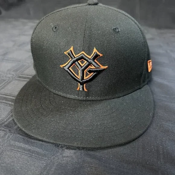 NEW ERA 59FIFTY Fitted Cap Yomiuri Giants Black x Black/Orange Cap 2024 - Size 7 - Picture 5 of 10